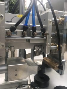 Uređaj za punjenje kozmetičkih cijevi s ultrazvučnom brtvom